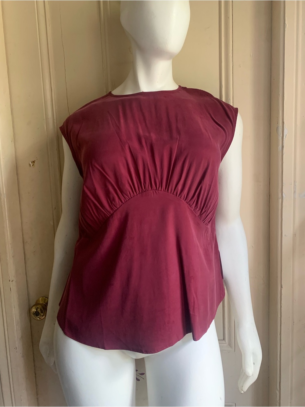 NWT Universal Standard Wine Red Gathered Front Cap Sleeve Cupro Top